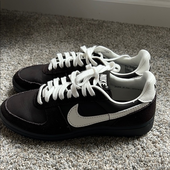 Nike Brown and White Classic (golf) Sneakers - Picture 2 of 7